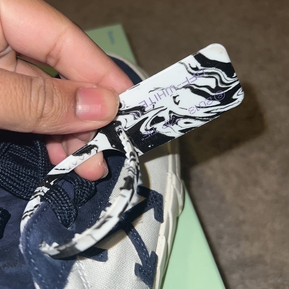 Off-White Low Vulcanized/Sued White Navy Blue - Picture 6 of 6
